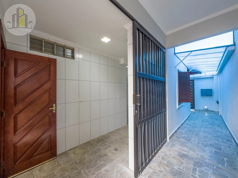 Mansão com 5 Suítes e Piscina no Jardim Matilde – Canto do Forte: 33ª foto da galeria de imagens do imóvel