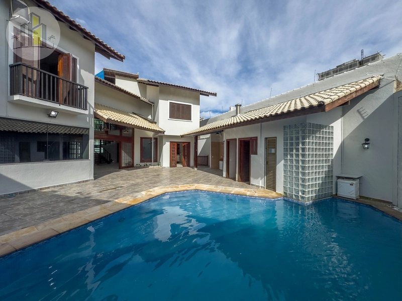 Mansão com 5 Suítes e Piscina no Jardim Matilde – Canto do Forte: 1ª foto da galeria de imagens do imóvel