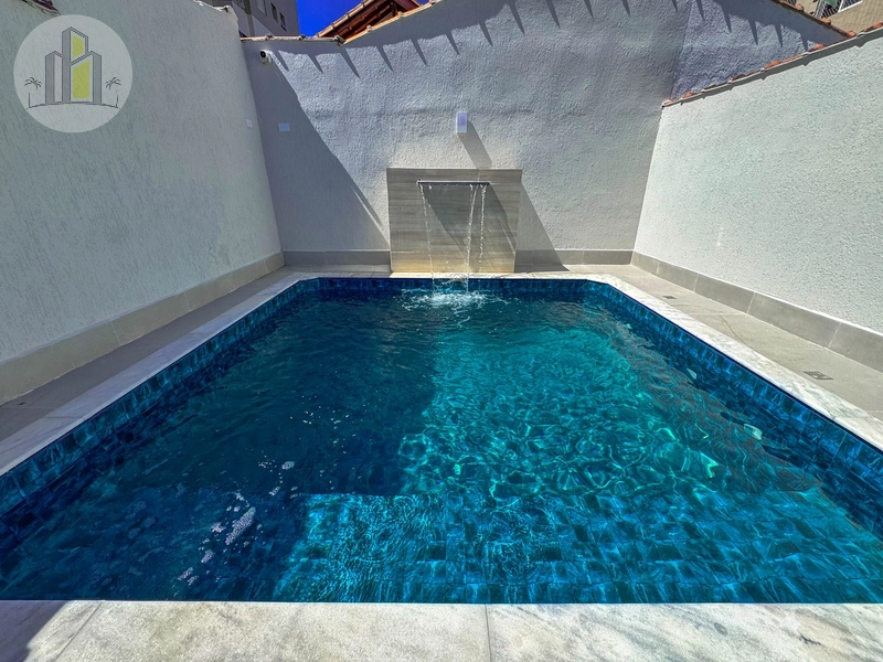 Casa Moderna com Piscina à Venda no Canto do Forte – Praia Grande: 3ª foto da galeria de imagens do imóvel