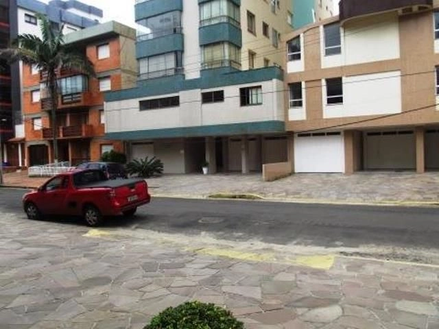 Junto a praça Flavio Boianoviski e a 01 quadra do Mar!: 4ª foto da galeria de imagens do imóvel