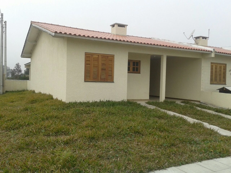 VENDO CASA COM DOIS DORMITÓRIOS DE ESQUINA: 1ª foto da galeria de imagens do imóvel