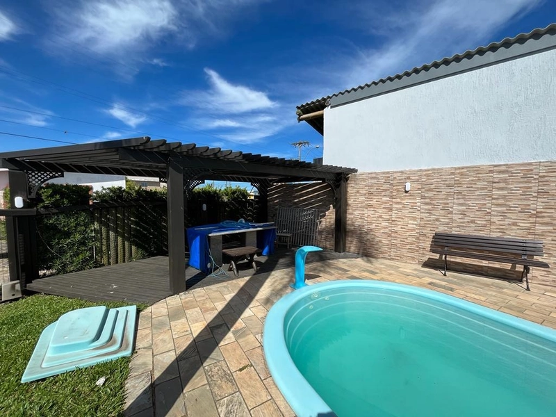 Casa de esquina em Xangrila - Com piscina: 7ª foto da galeria de imagens do imóvel