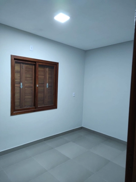 CASA EM CAPÃO NOVO - TERRENO INTEIRO: 3ª foto da galeria de imagens do imóvel