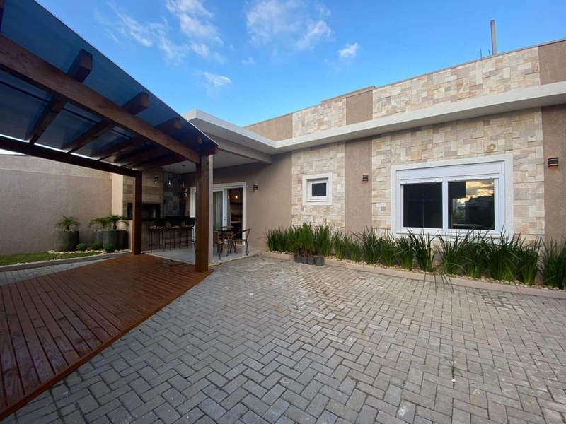 CASA TÉRREA 4 DORMITÓRIOS: 1ª foto da galeria de imagens do imóvel