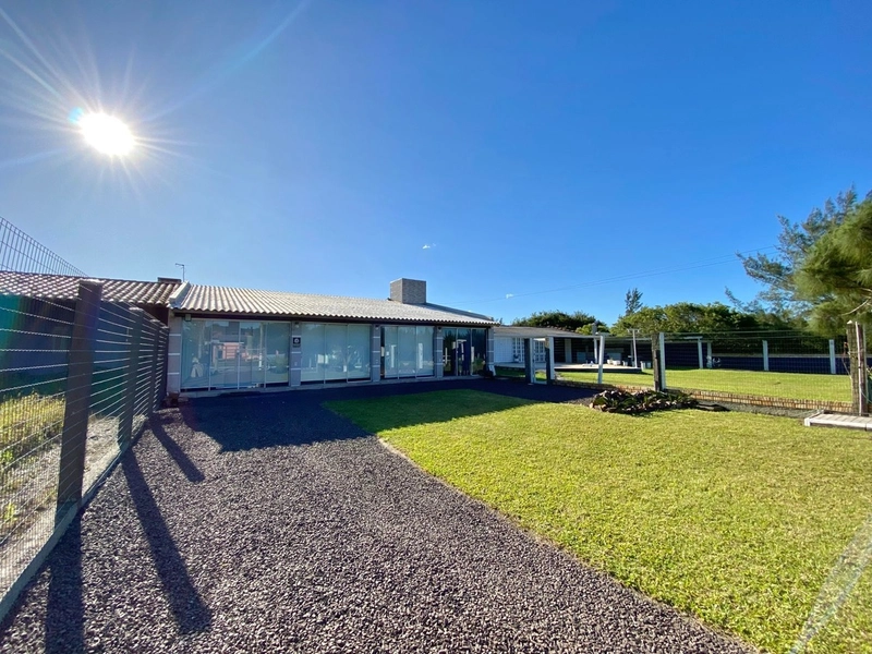 CASA 01 QUADRA DO MAR - 5 DORMITÓRIOS / CAPÃO DA CANOA