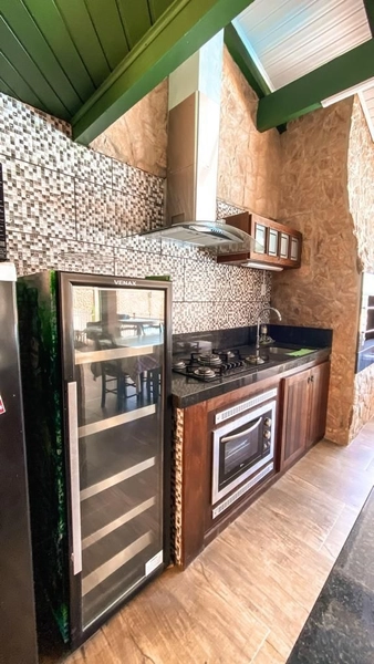 CASA COM 8SUÍTES NO CENTRO DE XANGRI-LÁ: 4ª foto da galeria de imagens do imóvel
