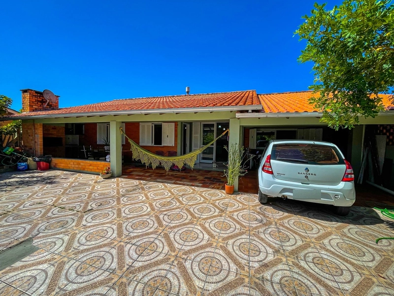 CASA 4 DORMITÓRIOS MOBILIADA: 1ª foto da galeria de imagens do imóvel