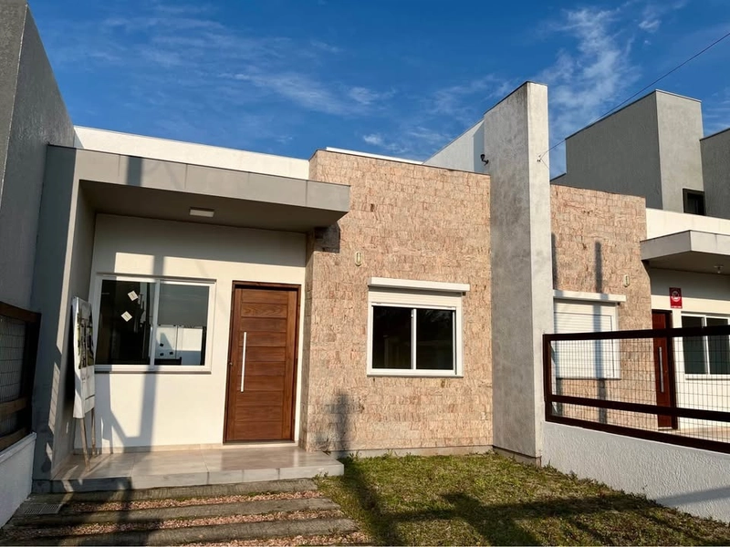 CASA 02 DORMITÓRIOS/ TERRAÇO VISTA PARA O MAR