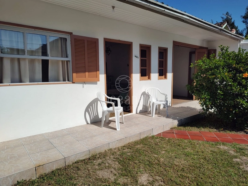 CASA EM ARROIO TEIXEIRA - 2 QUADRAS DO MAR / 4 DORMITÓRIOS: 7ª foto da galeria de imagens do imóvel