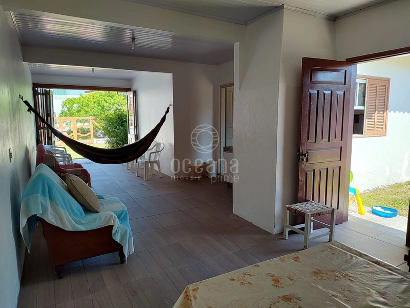 CASA EM ARROIO TEIXEIRA - 2 QUADRAS DO MAR / 4 DORMITÓRIOS: 5ª foto da galeria de imagens do imóvel
