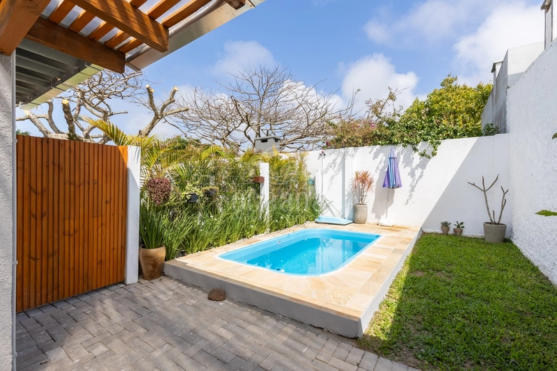 LINDA CASA EM ATLÂNTIDA: 4ª foto da galeria de imagens do imóvel