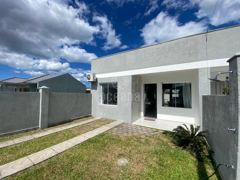 CASA NA PRAIA DE ATLÂNTIDA SUL: 1ª foto da galeria de imagens do imóvel