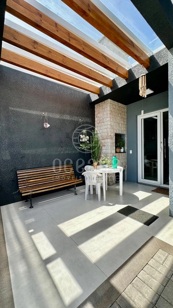 CASA A VENDA NO CENTRO DE XANGRI-LÁ: 4ª foto da galeria de imagens do imóvel