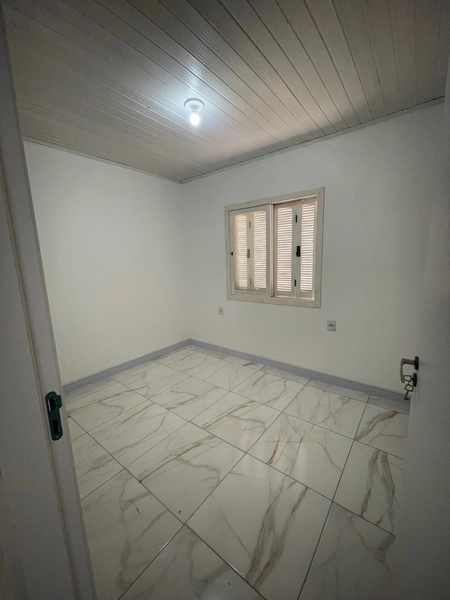 CASA COM 3 DORMITÓRIOS E TERRENO INTEIRO EM CAPÃO NOVO: 10ª foto da galeria de imagens do imóvel