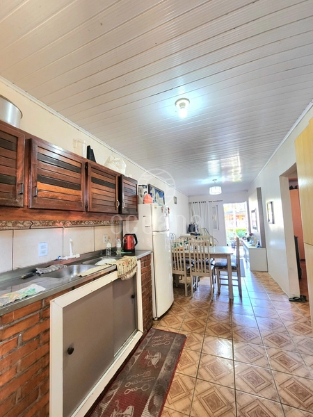CASA Á VENDA EM CAPÃO NOVO: 4ª foto da galeria de imagens do imóvel