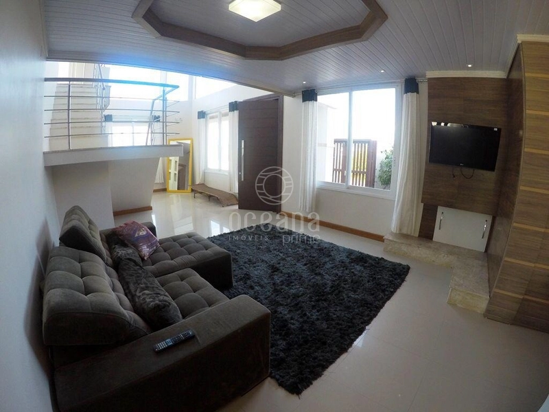 CASA A VENDA UMA QUADRA DO MAR EM CAPAO DA CANOA: 10ª foto da galeria de imagens do imóvel