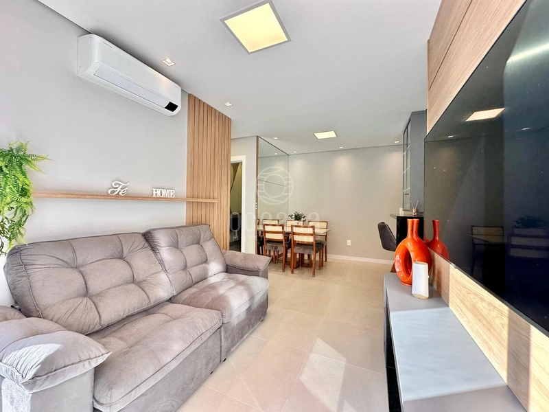 APARTAMENTO Á VENDA NO BAIRRO NAVEGANTES, PRÓXIMO DO MAR