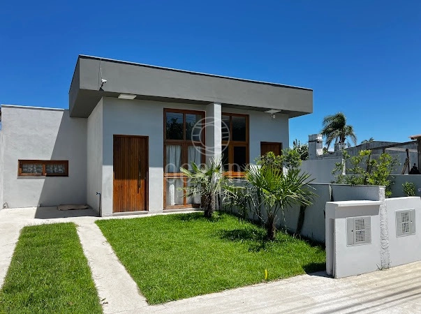 CASA A VENDA NO CENTRO DE XANGRI-LÁ: 1ª foto da galeria de imagens do imóvel