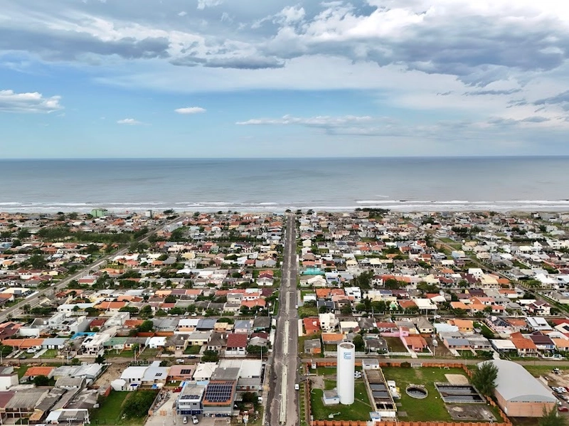 CASA EM ATLANTIDA SUL PROXIMO AO MAR TERRENO INTEIRO: 27ª foto da galeria de imagens do imóvel