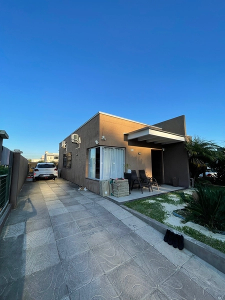 CASA DE ALTO PADRÃO EM CAPÃO NOVO: 1ª foto da galeria de imagens do imóvel