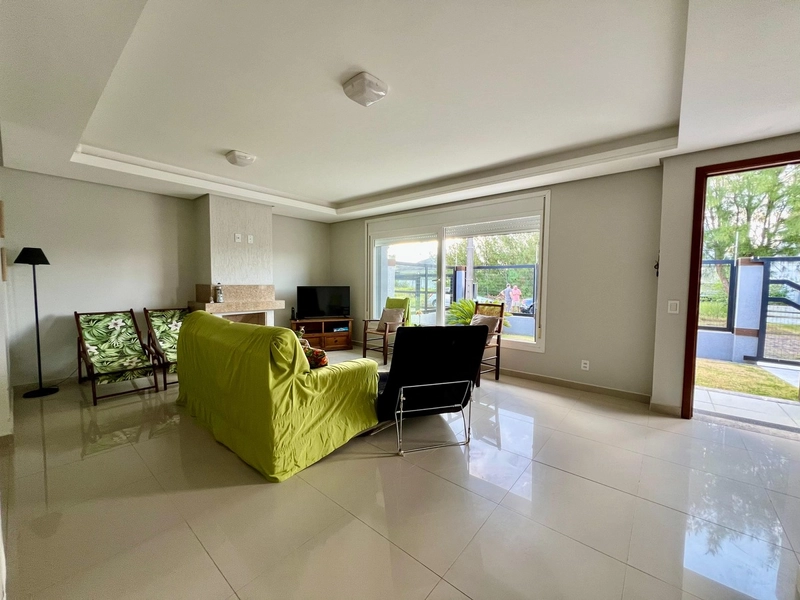 CASA A VENDA EM ATLANTIDA SUL PROXIMO AO MAR MOBILIADA E DECORADA: 3ª foto da galeria de imagens do imóvel