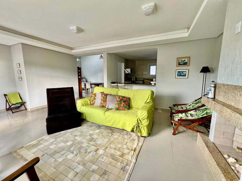 CASA A VENDA EM ATLANTIDA SUL PROXIMO AO MAR MOBILIADA E DECORADA: 11ª foto da galeria de imagens do imóvel