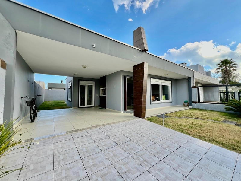 CASA A VENDA EM ATLANTIDA SUL PROXIMO AO MAR MOBILIADA E DECORADA: 20ª foto da galeria de imagens do imóvel