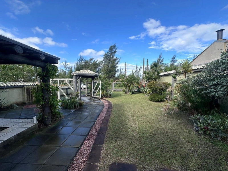 CASA A VENDA EM XANGRI-LÁ COM DOIS TERRENOS: 22ª foto da galeria de imagens do imóvel