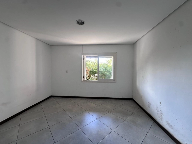 CASA A VENDA EM XANGRI-LÁ COM DOIS TERRENOS: 16ª foto da galeria de imagens do imóvel