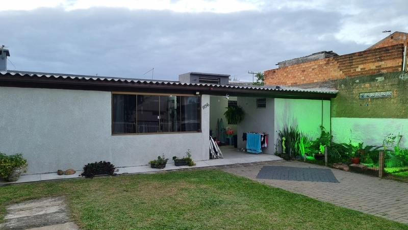 CASA A VENDA EM ATLANTIDA SUL: 3ª foto da galeria de imagens do imóvel