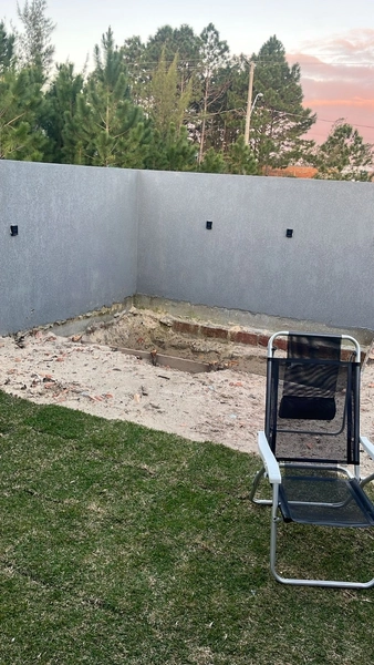 CASA A VENDA EM ATLANTIDA SUL: 2ª foto da galeria de imagens do imóvel