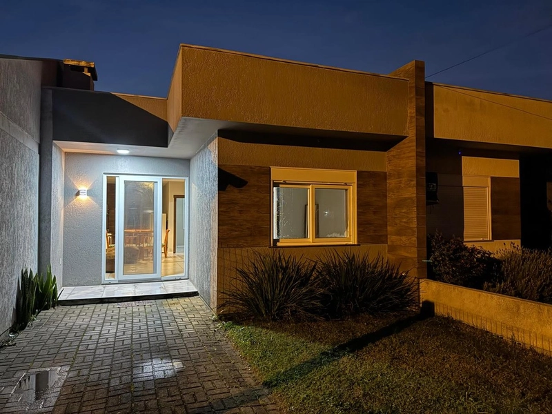 CASA A VENDA EM ATLANTIDA SUL PROXIMO AO MAR: 1ª foto da galeria de imagens do imóvel