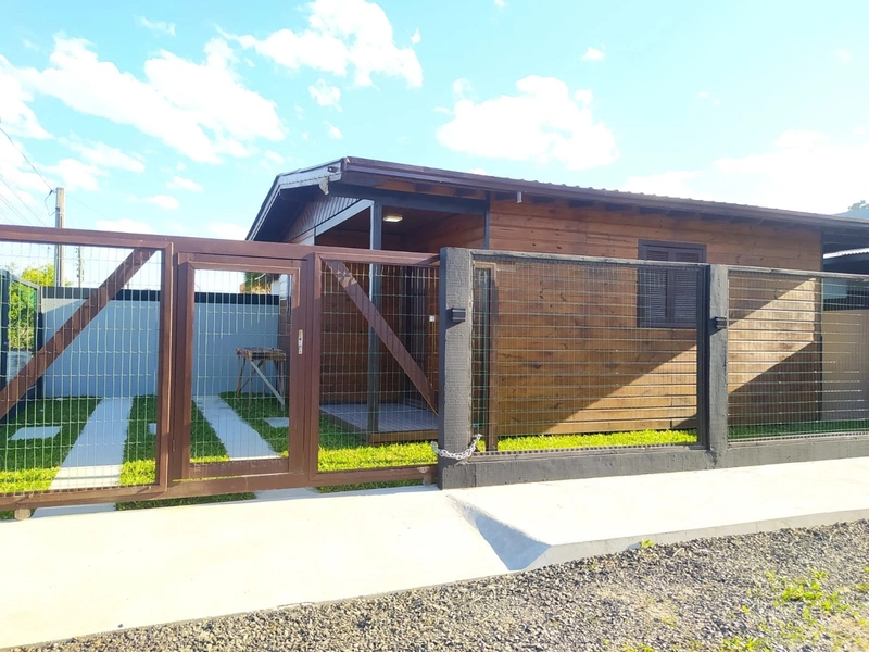 CASA A VENDA EM CAPAO DA CANOA