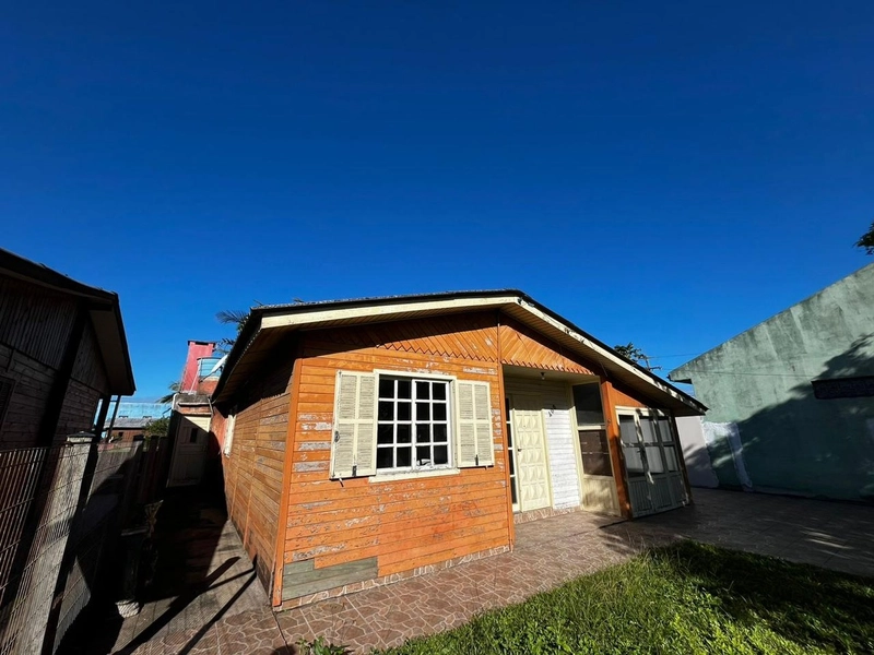 CASA NA ZONA NORTE LADO SERRA