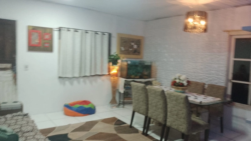 CASA DE TERRENO INTEIRO LADO MAR EM CAPÃO NOVO: 4ª foto da galeria de imagens do imóvel