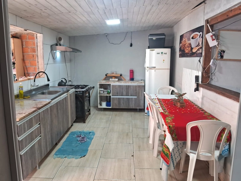 CASA DE TERRENO INTEIRO LADO MAR EM CAPÃO NOVO: 5ª foto da galeria de imagens do imóvel