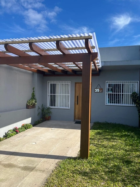 CASA A VENDA EM XANGRI-LÁ COM PISCINA: 1ª foto da galeria de imagens do imóvel