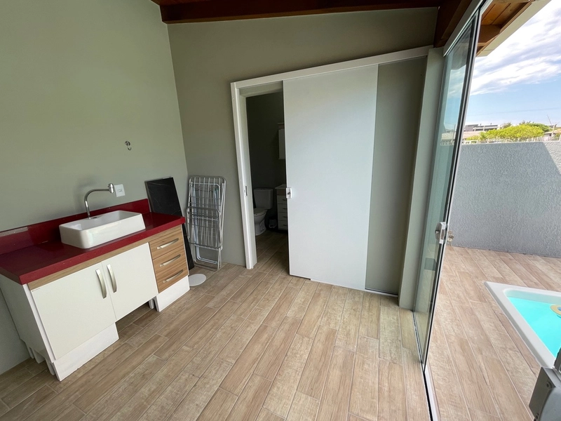 CASA A VENDA EM XANGRI-LÁ COM PISCINA: 13ª foto da galeria de imagens do imóvel