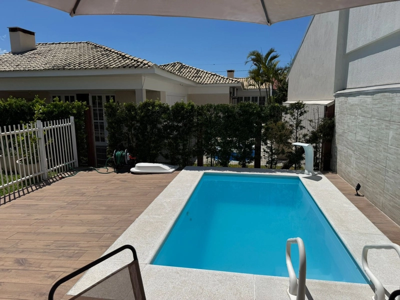 CASA A VENDA EM XANGRI-LÁ PROXIMO AO MAR: 3ª foto da galeria de imagens do imóvel