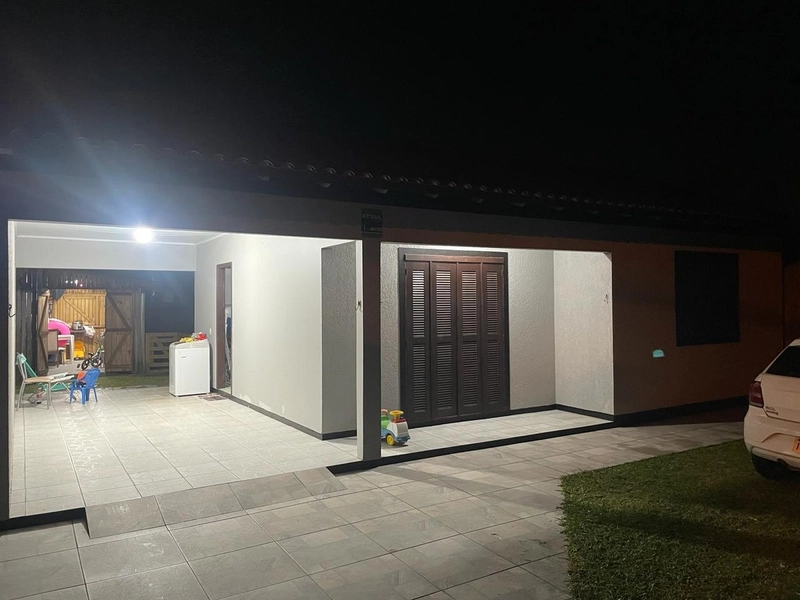 CASA COM PISCINA E TERRENO INTEIRO EM MARIÁPOLIS: 6ª foto da galeria de imagens do imóvel