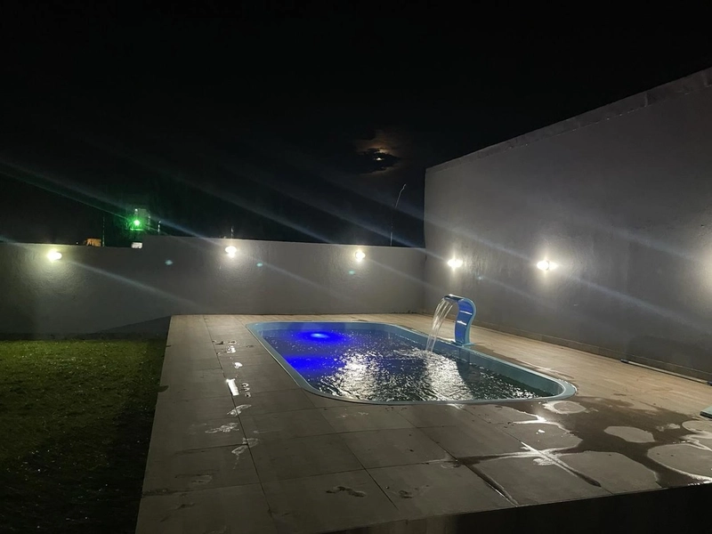 CASA COM PISCINA E TERRENO INTEIRO EM MARIÁPOLIS: 3ª foto da galeria de imagens do imóvel