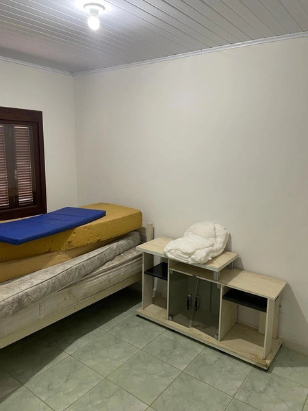 CASA COM PISCINA E TERRENO INTEIRO EM MARIÁPOLIS: 15ª foto da galeria de imagens do imóvel