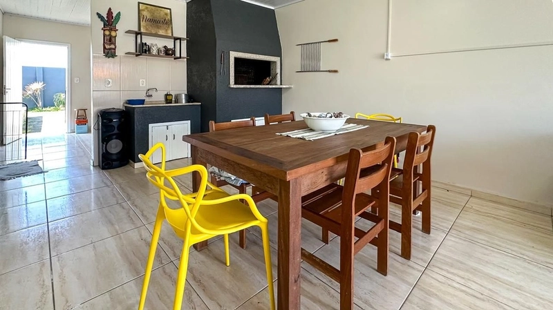 CASA 3 DORMITÓRIOS - COM PISCINA: 8ª foto da galeria de imagens do imóvel