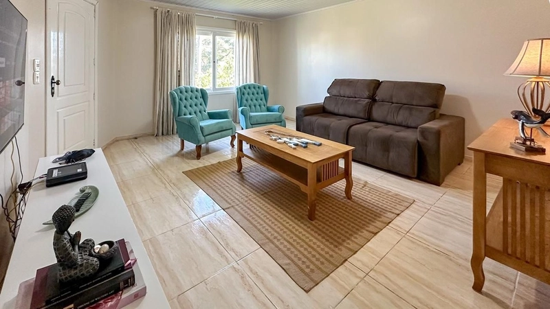 CASA 3 DORMITÓRIOS - COM PISCINA: 4ª foto da galeria de imagens do imóvel