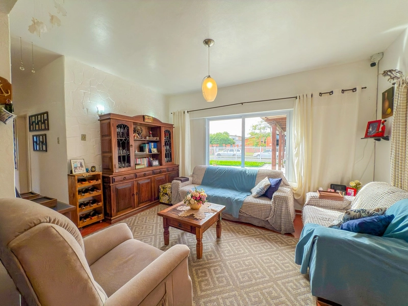 CASA A VENDA EM ATLANTIDA: 3ª foto da galeria de imagens do imóvel