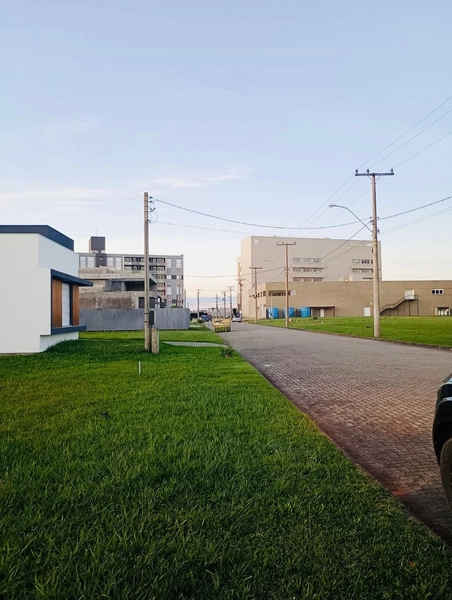 TERRENO ESCRITURADO NO SANTORINI - FASE 01 / FRENTE LESTE: 3ª foto da galeria de imagens do imóvel