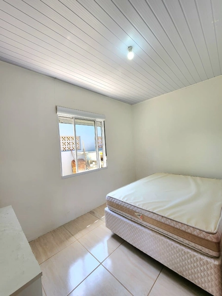 CASA 2 DORMITÓRIOS - DE ESQUINA - COM TERRENO INTEIRO / LADO MAR: 8ª foto da galeria de imagens do imóvel