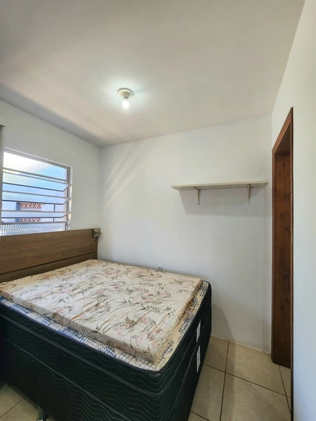 CASA 2 DORMITÓRIOS - DE ESQUINA - COM TERRENO INTEIRO / LADO MAR: 10ª foto da galeria de imagens do imóvel