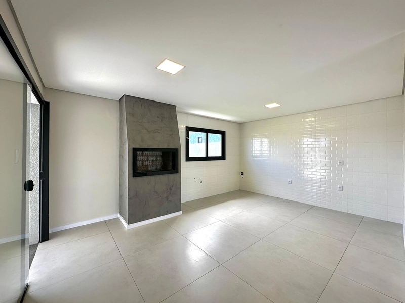 CASA A VENDA EM ATLANTIDA SUL: 2ª foto da galeria de imagens do imóvel