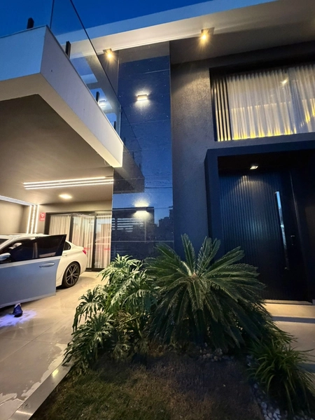 CASA MOBILIADA 3 SUÍTES -  COM TERRAÇO COM VISTA PARA O MAR: 11ª foto da galeria de imagens do imóvel